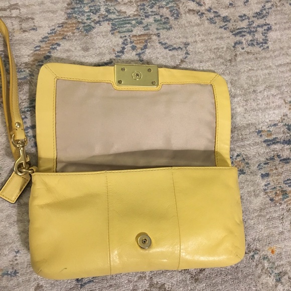 Coach - Picture 3 of 4